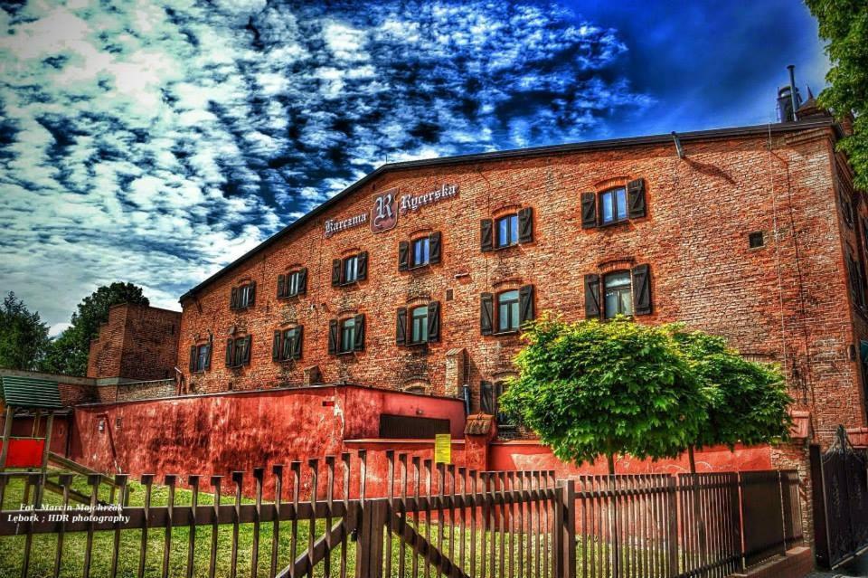 Апартаменты Karczma Rycerska Лемборк Экстерьер фото
